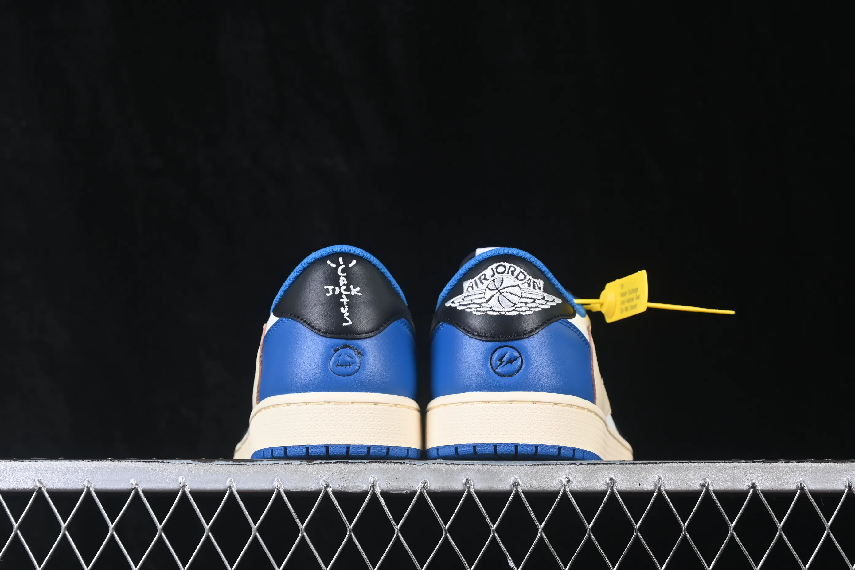 All categories Air Jordan Jordan series basketball shoes Air Jordan 1 Low GX foreign trade version Travis Scott x Air Jordan 1 Low OG AJ1 Joe 1 undercut low top full head layer DM7866-140